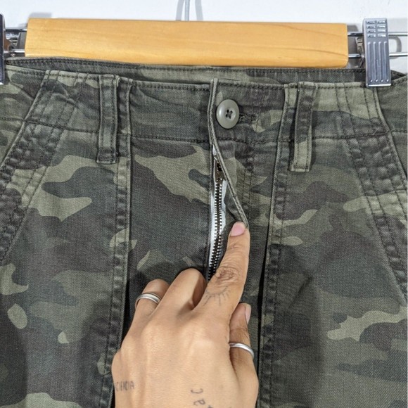 American Eagle Camo Hi-Rise Jegging Crop Next Level Stretch Women's Size 8 - Picture 4 of 7